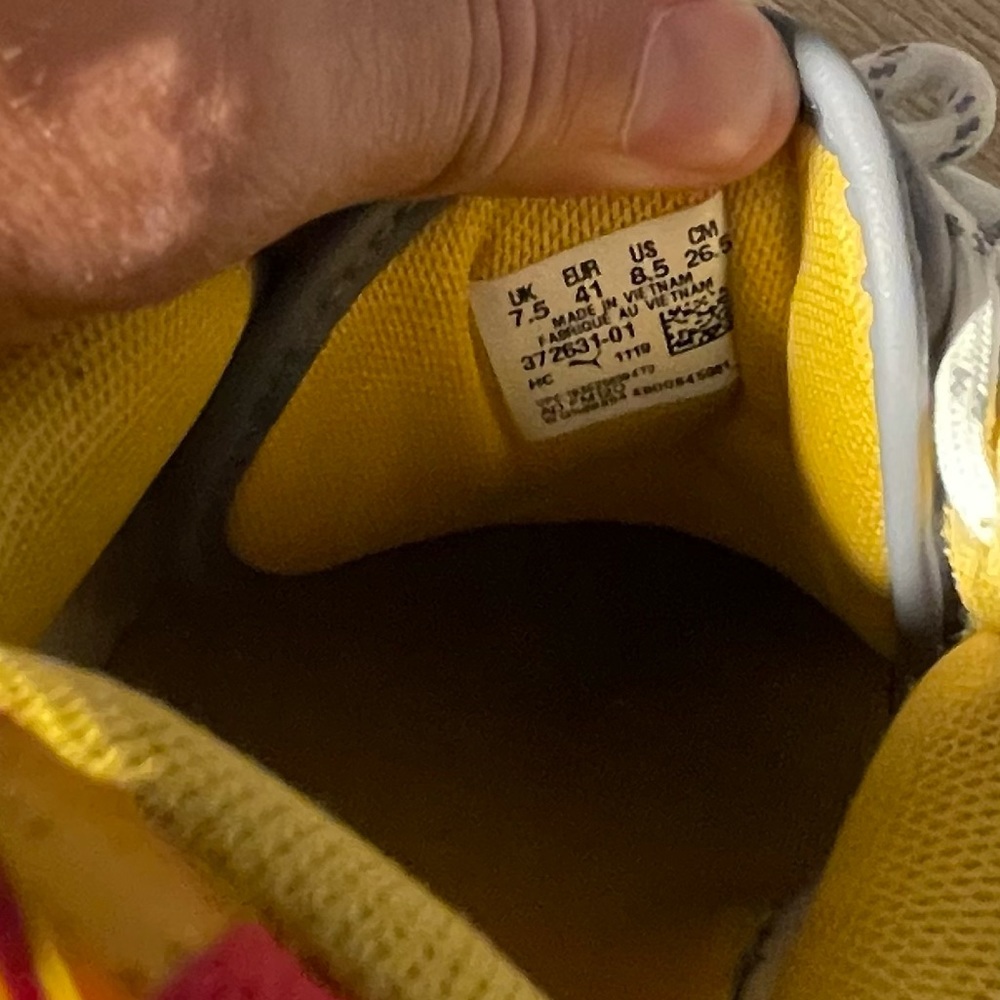 Puma Helly Hansen Special Edition White/Pink/Yellow Like New - Picture 6 of 6